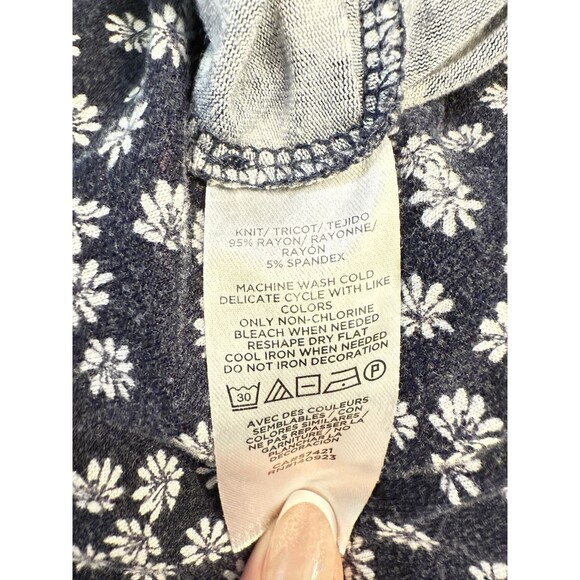 LOFT Navy And White Sleeveless Tank Top With Rounded Neck Size Small Fits Loose - Picture 4 of 5